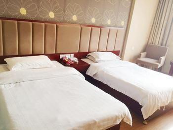 نان شانج Danfengbailu Business Hotel المظهر الخارجي الصورة